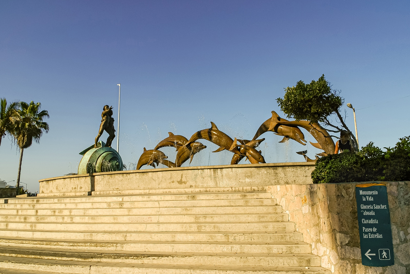 Monumento a La Continuidad de La Vida on Malecon